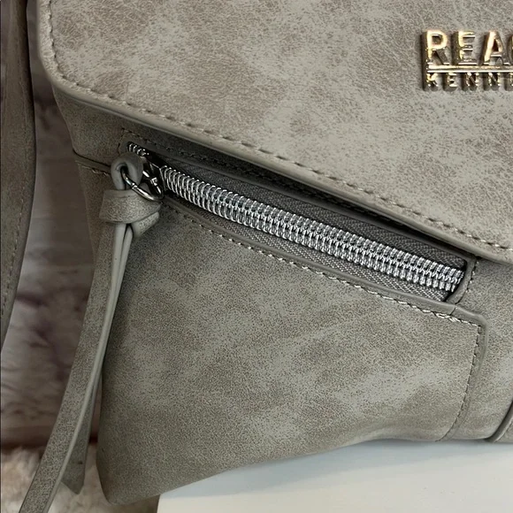 Reaction Kenneth Cole  Crossbody Bag - Picture 2 of 13